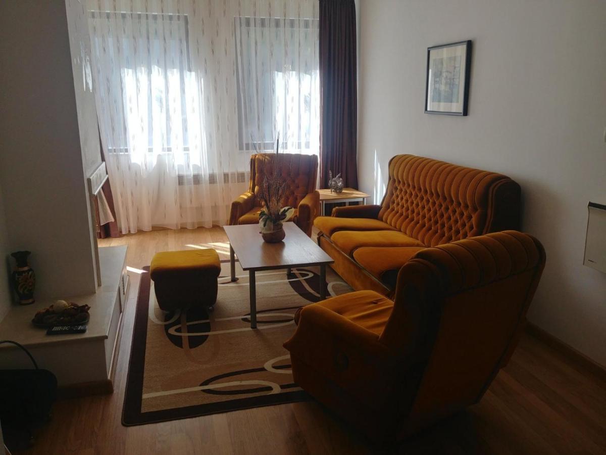 Apartment "Moni" ปอมโปโรโว ภายนอก รูปภาพ