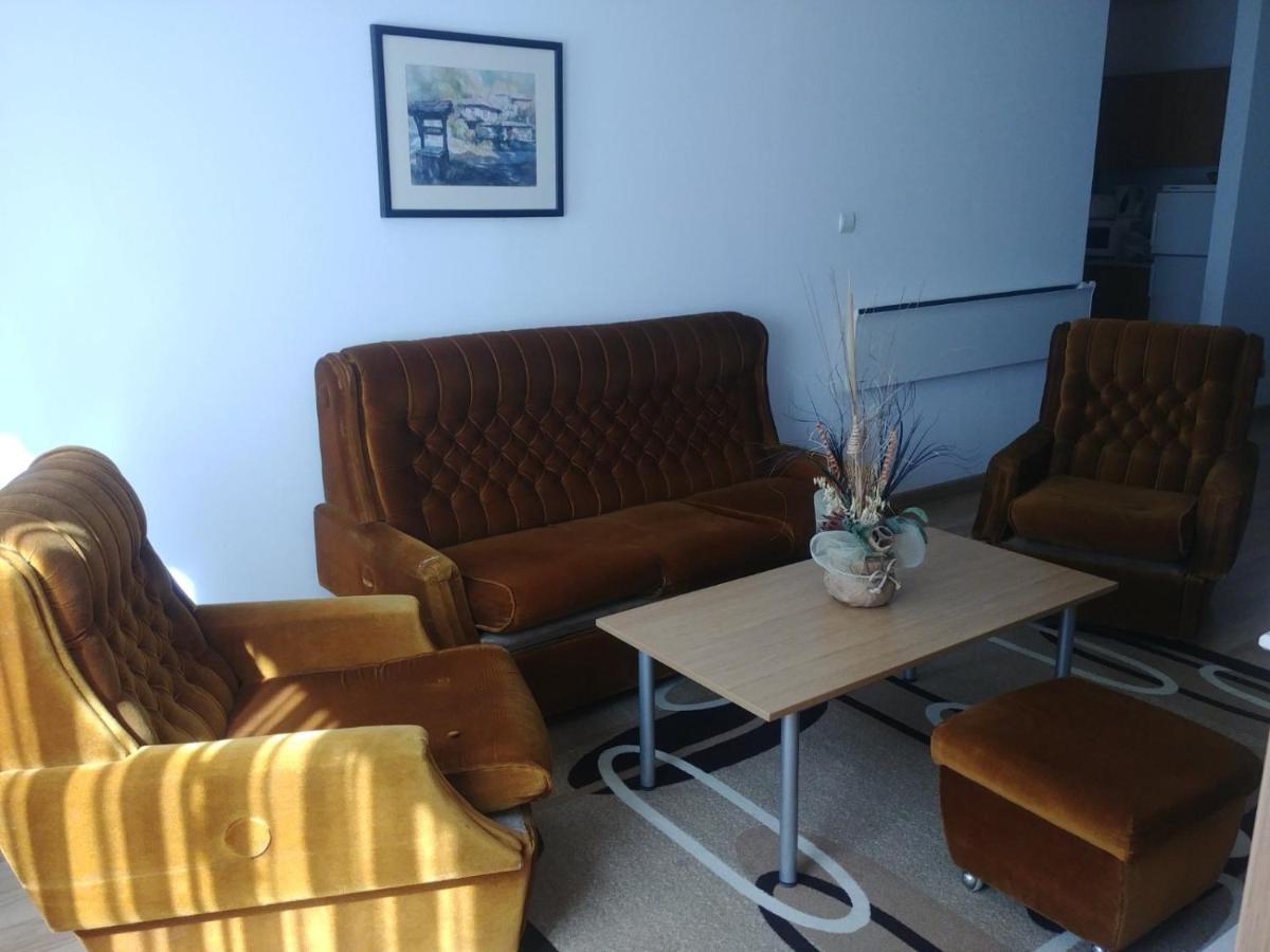Apartment "Moni" ปอมโปโรโว ภายนอก รูปภาพ